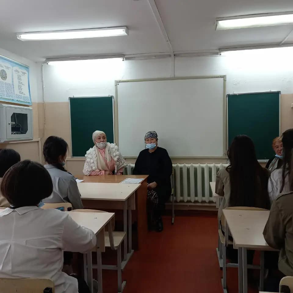 «Қыз бала - келешек ана» тақырыбында сұхбат өткізілді.